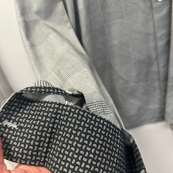 Men Bugatchi XL Shaped Fit Long Sleeve Shirt - Checkered B/W Pattern - chest 24’ - Picture 4 of 9